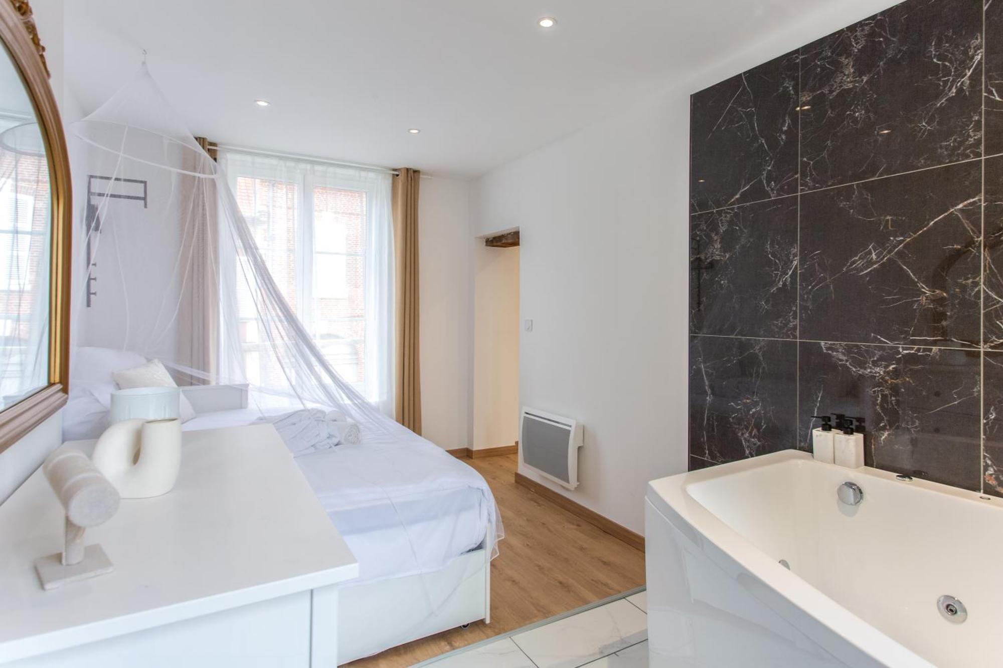L'Amour Vrai - Love Room -T2 Elegant Et Romantique Abbeville Εξωτερικό φωτογραφία